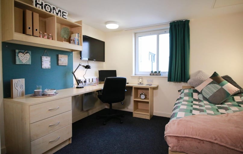 Ashby Road, City Centre, Loughborough - Image 1